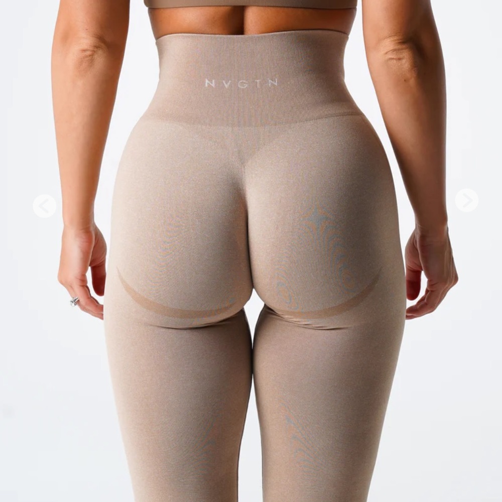NWT NVGTN BEIGE CONTOUR SEAMLESS